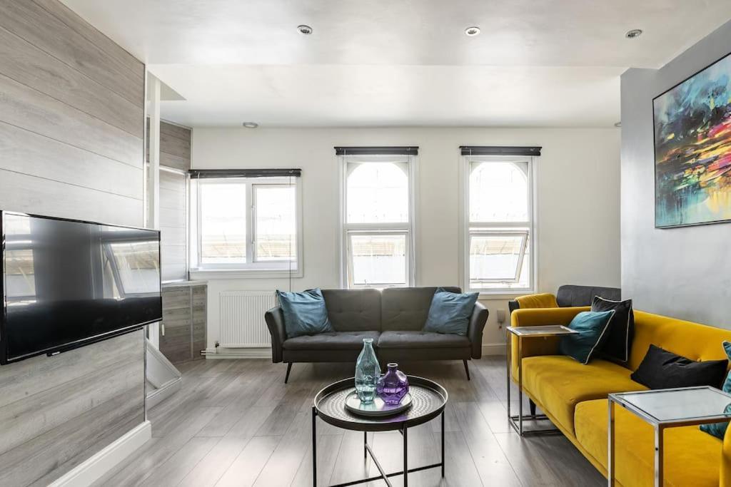 One Bedroom Duplex Apartment Located In Cowley. Oxford Eksteriør billede